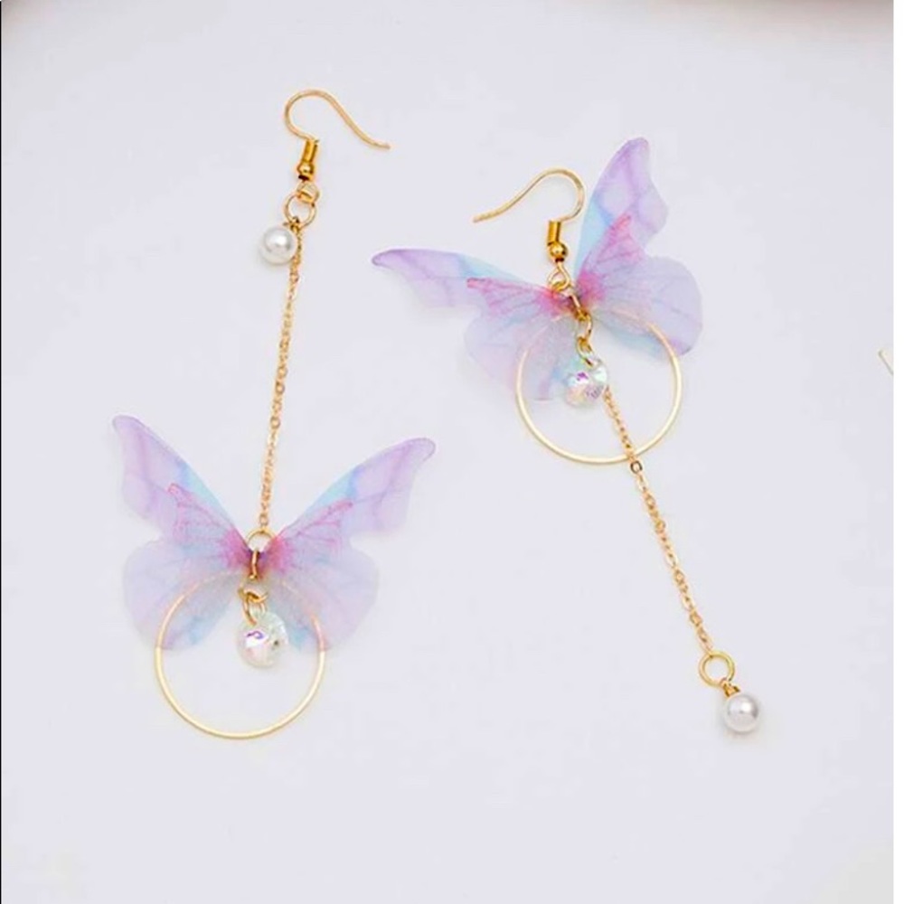Beautiful butterfly earrings NWT 😍